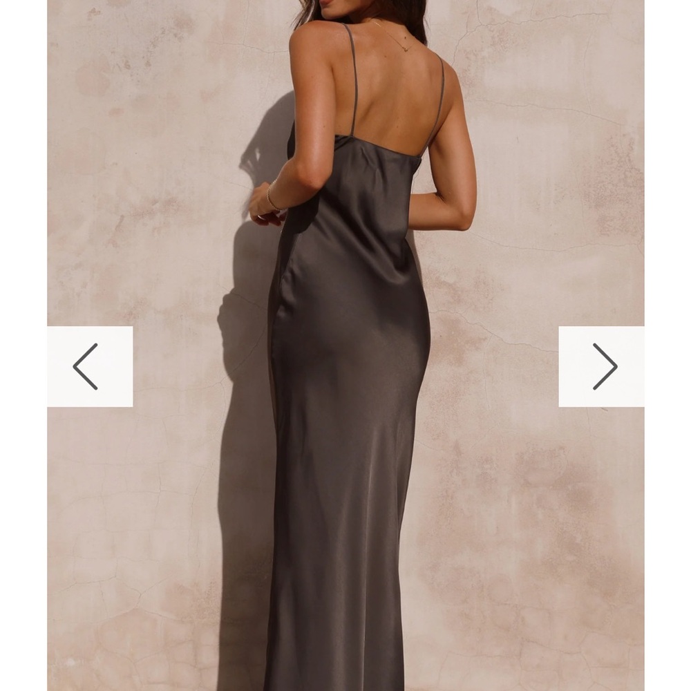 Elegant Black Satin Maxi Dress with V-Neck - Picture 3 of 6